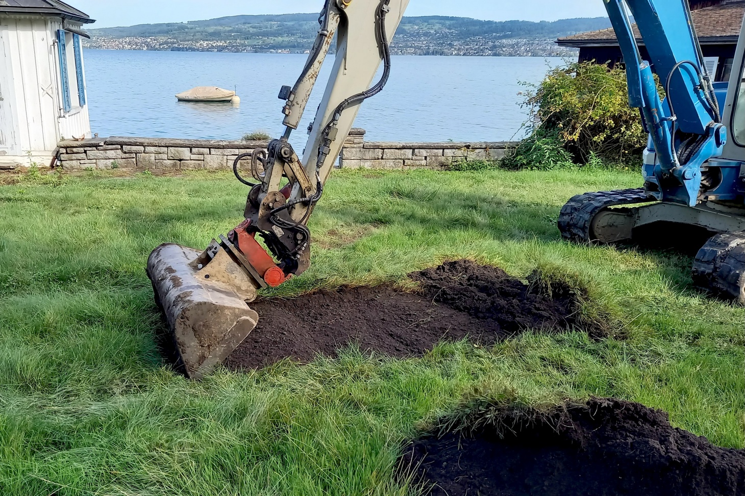 Sommer - Sonne - Arbeit der FRIEDLIPARTNER AG draussen